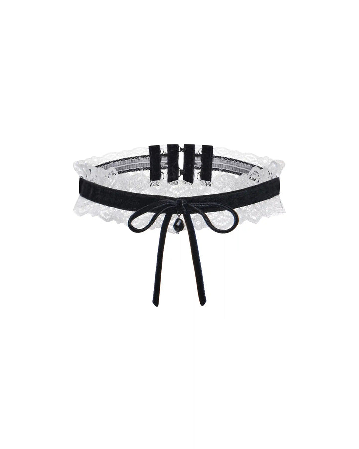 Kitty, choker made of lace and velvet ribbon