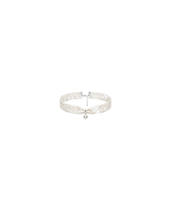 Arin, lace choker with pearl