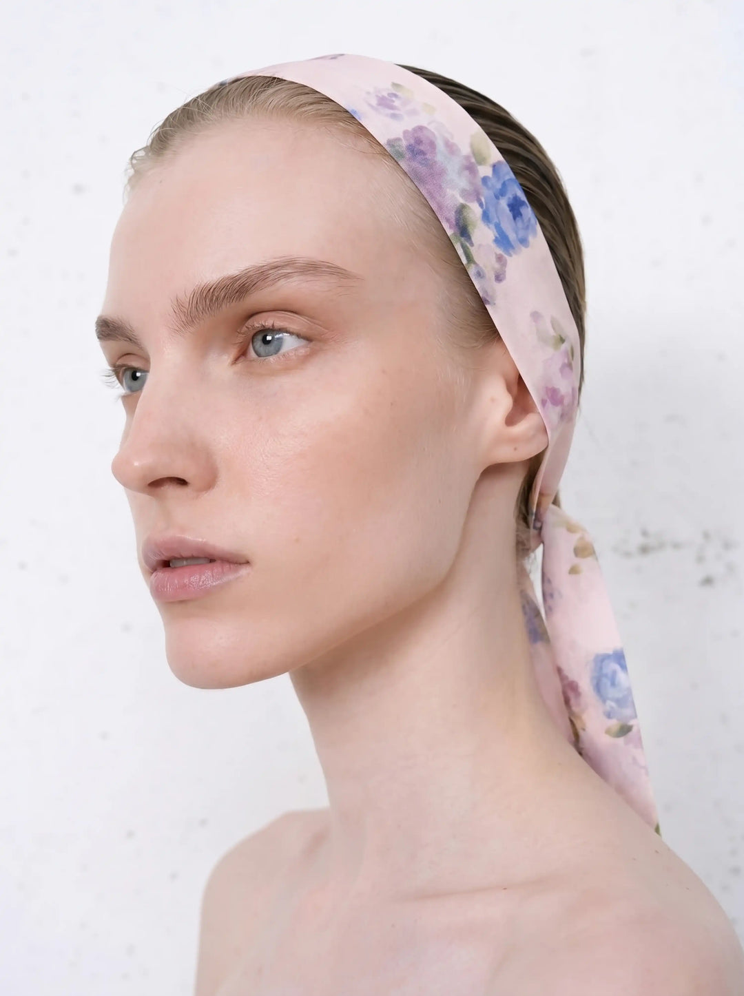Luana, ribbon in light pink chiffon with a floral print