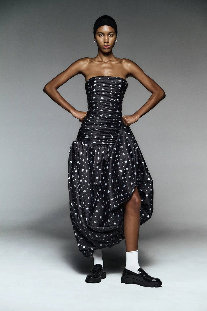 Taylor midi, midi dress made of black satin with small floral print