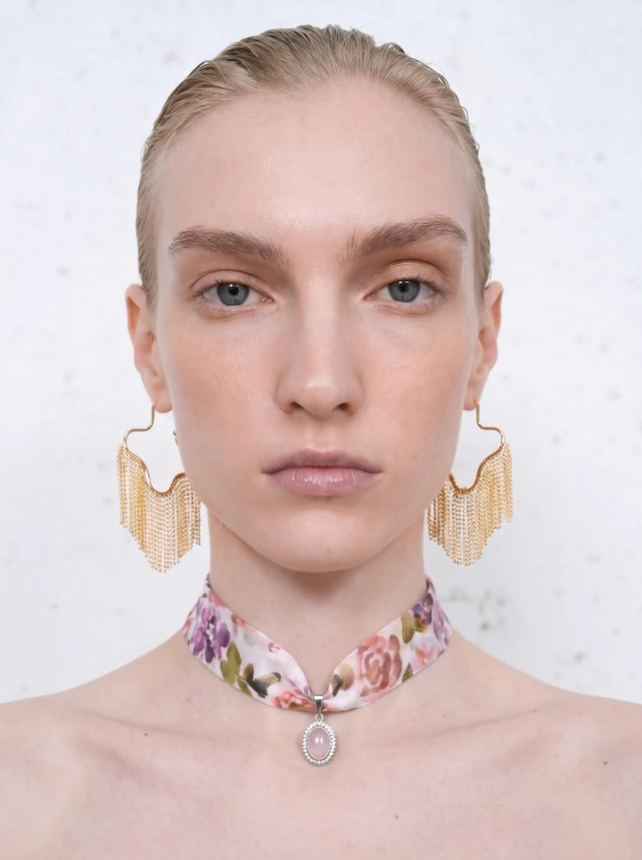 Arin, choker with a pendant in light pink chiffon with a floral print