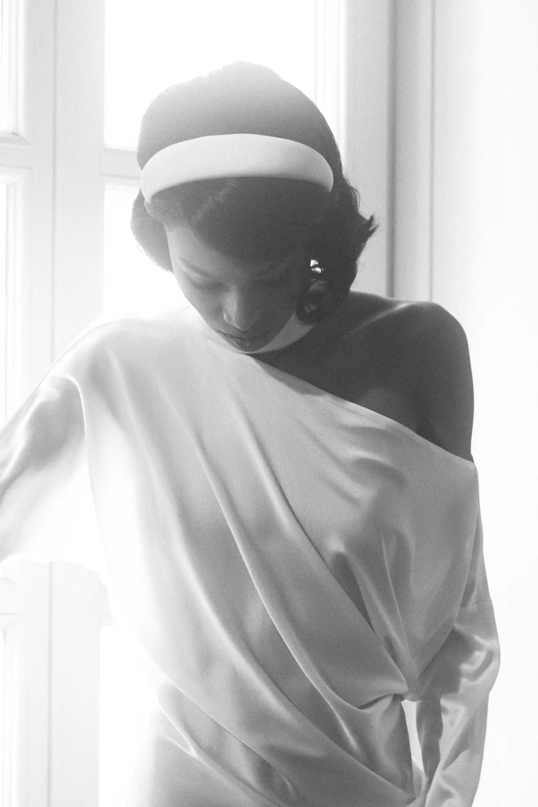 Noelia, headband made of ivory biflex