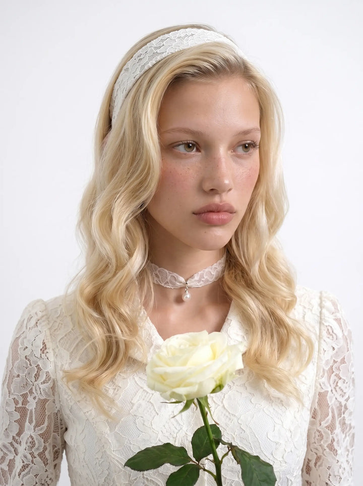 Arin, lace choker with pearl