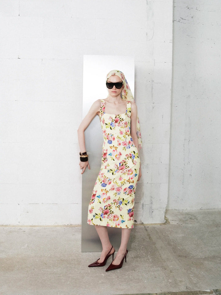 Lee midi, midi dress in pale yellow crepe de chine with a floral print