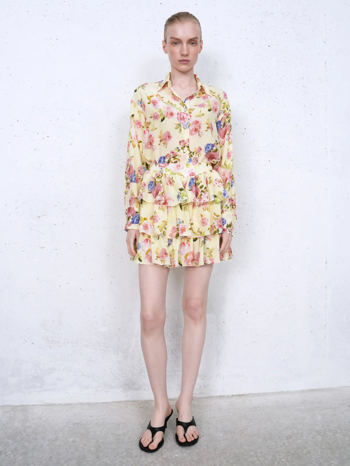 Betty mini, mini skirt in pale yellow crepe de chine with a floral print