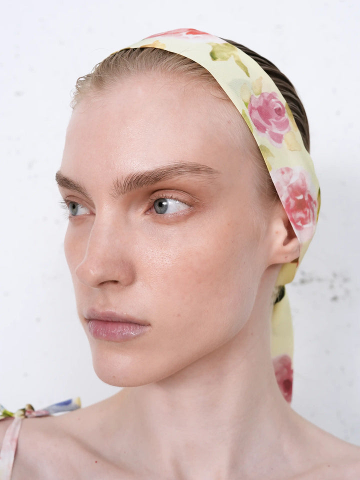 Luana, ribbon in pale yellow crepe de chine with a floral print