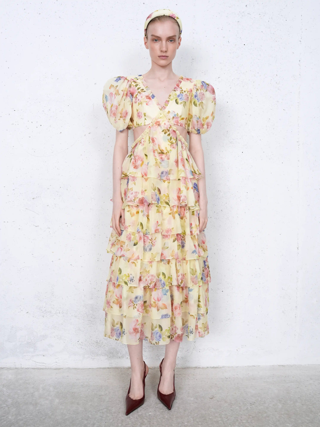 Kelly midi, midi dress in pale yellow chiffon with a floral print