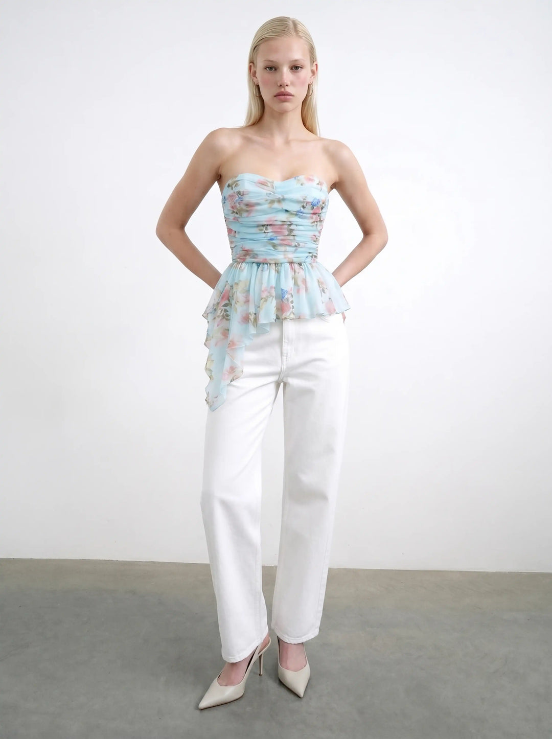 Joan, corset top in blue chiffon with a floral print