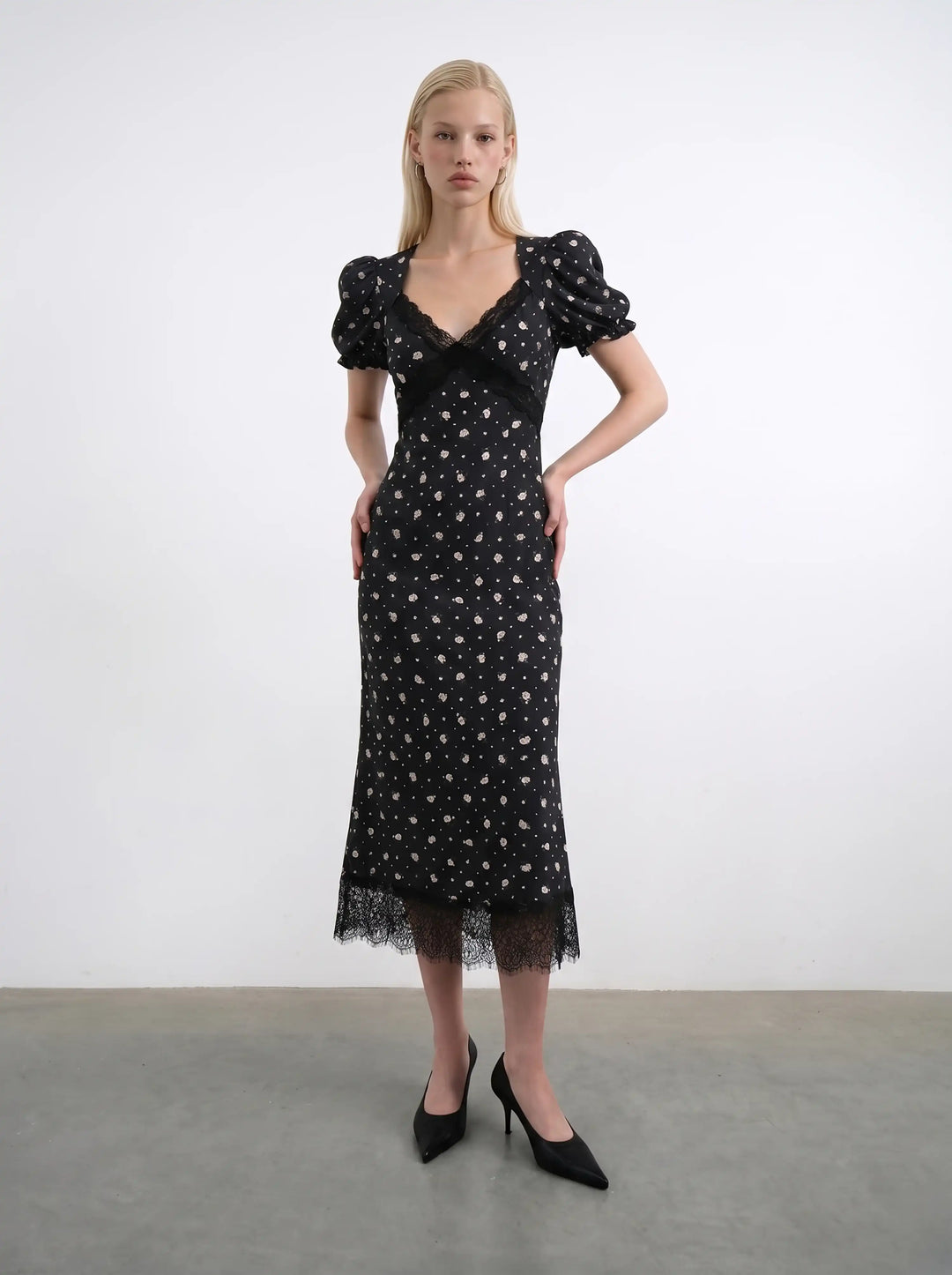 Penny midi, midi dress in black crepe de chine with a floral print