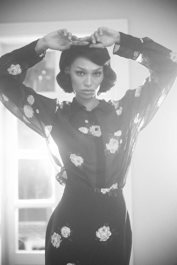Harper, shirt made of ivory chiffon with floral print