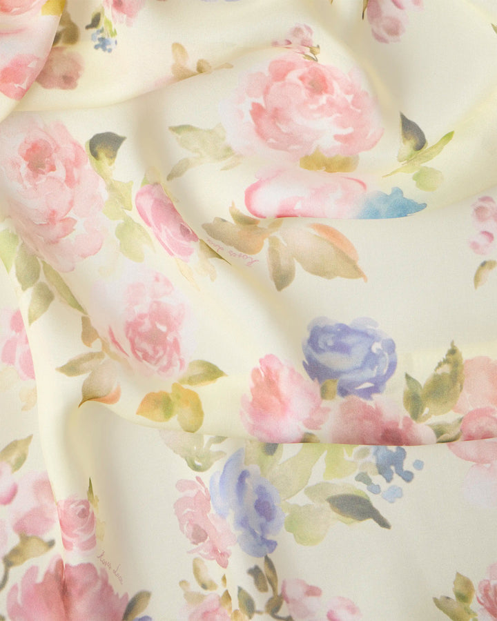 Leticia, scarf in pale yellow chiffon with a floral print