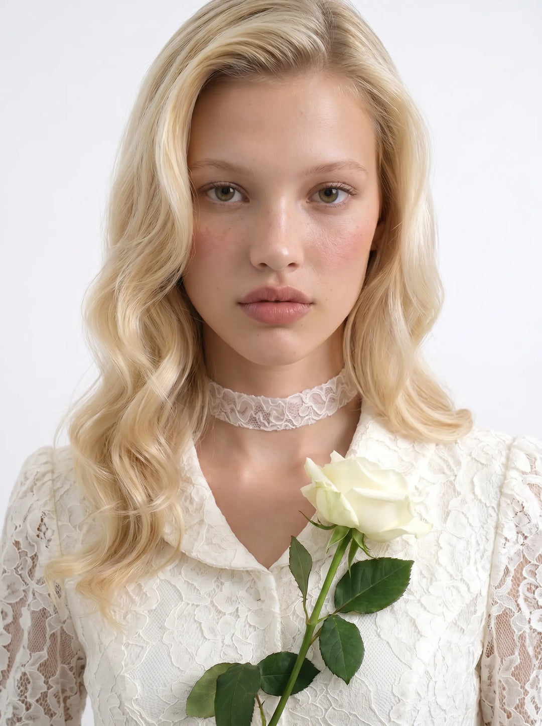 Lora, ivory lace choker
