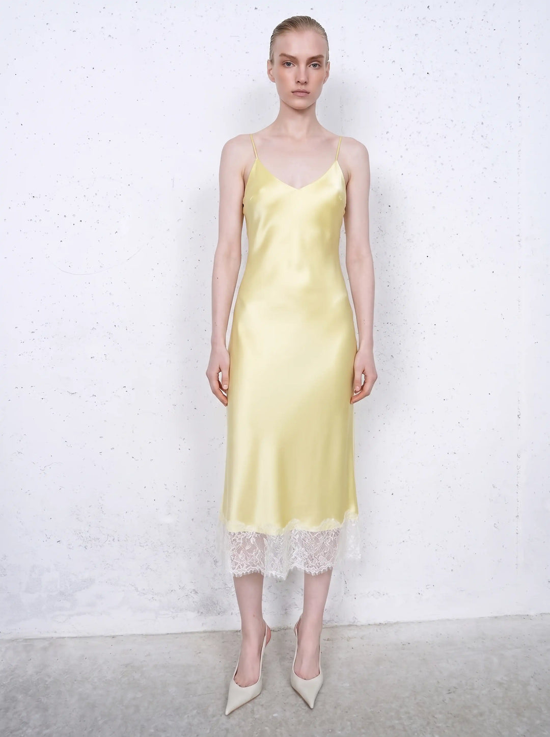 Cecil midi dress in yellow satin with a floral print