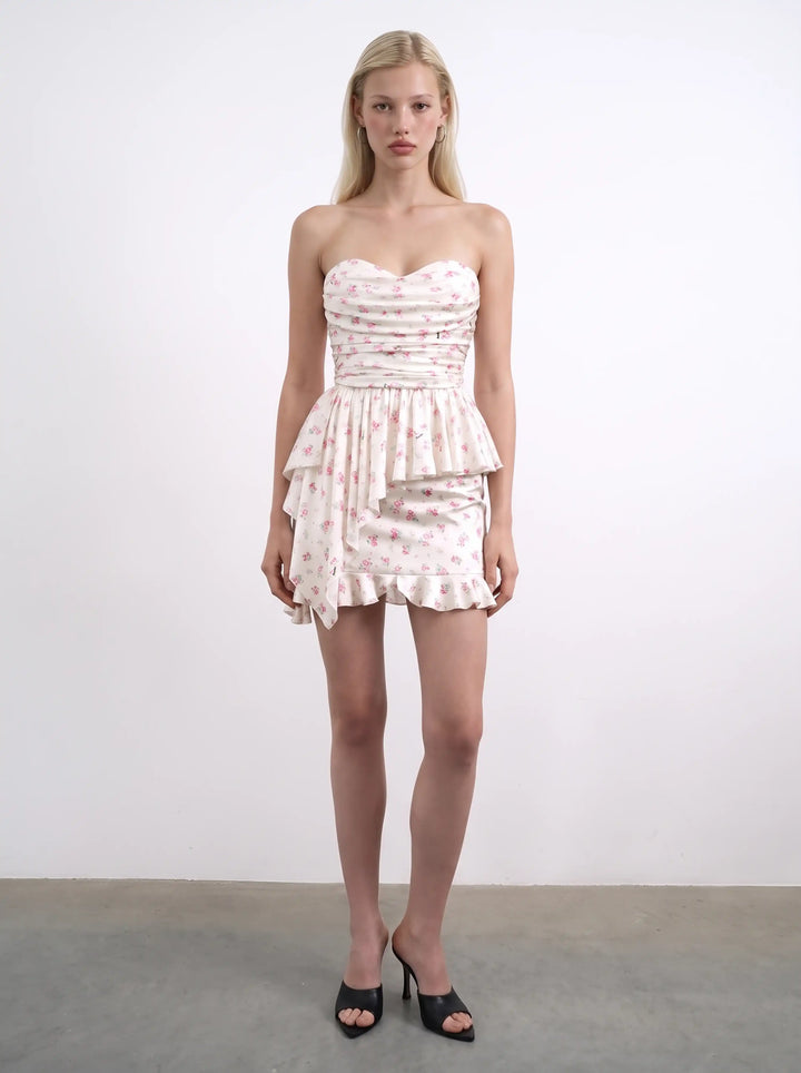 Mona, mini skirt in milky satin with small raspberry flowers