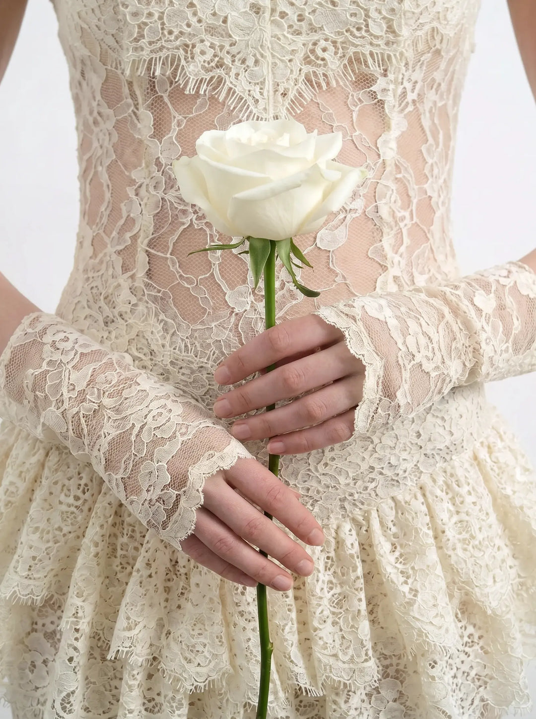 Liza, ivory lace mittens