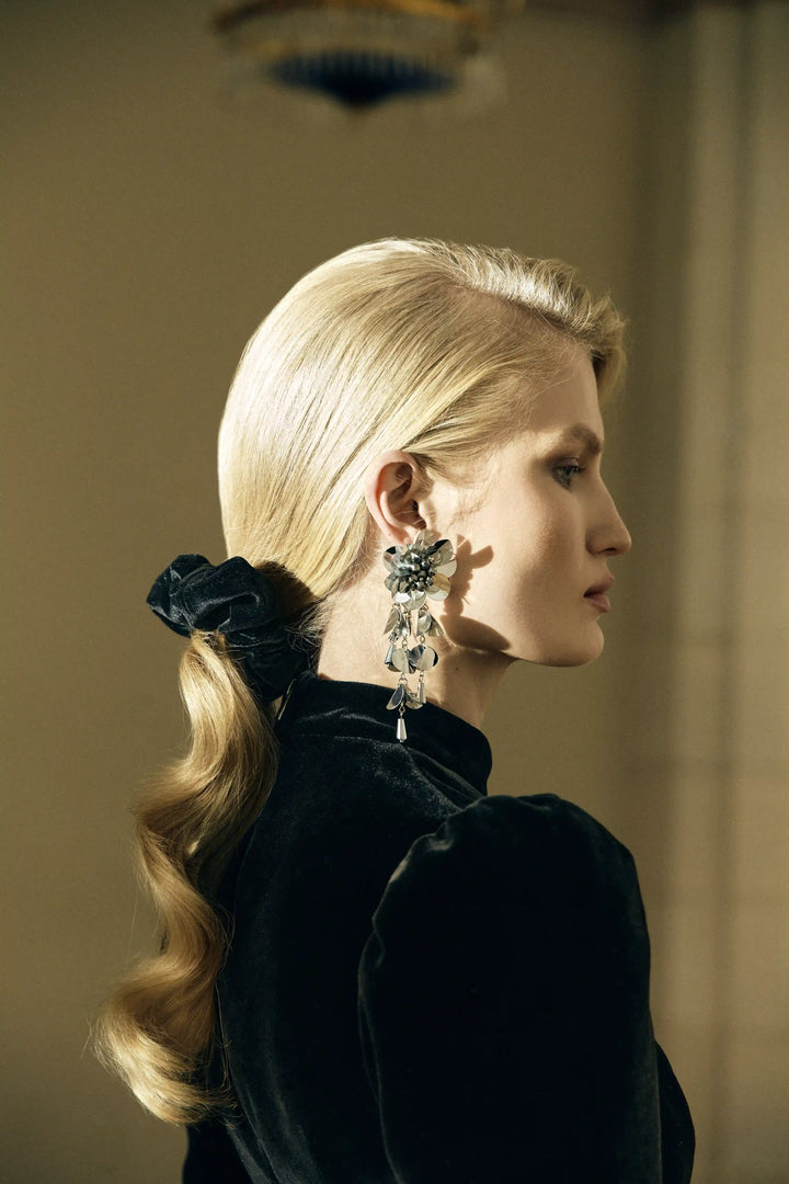 Bruna, hair tie made of black velvet