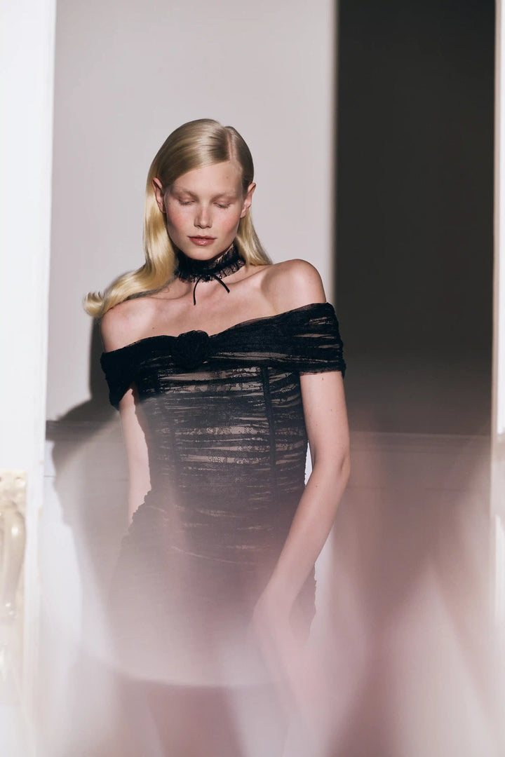 Fibi, midi dress made of black lace with a rose