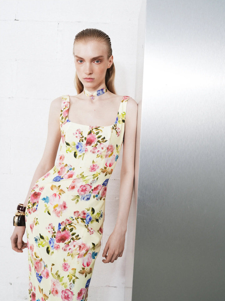 Lee midi, midi dress in pale yellow crepe de chine with a floral print