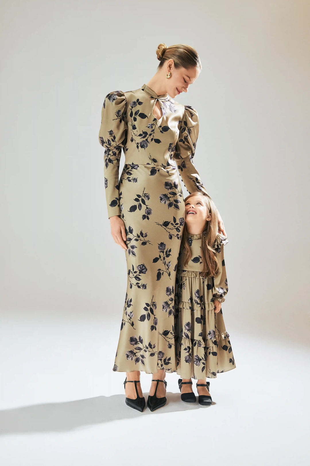 Alisa frill, children's dress made of beige satin with medium floral print