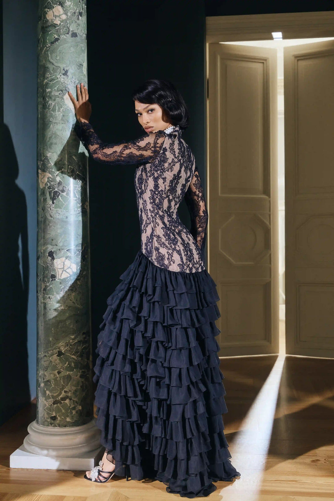 Stella maxi, maxi dress made of black lace with a skirt of black chiffon