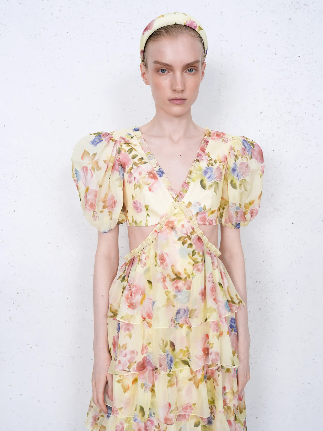 Kelly midi, midi dress in pale yellow chiffon with a floral print