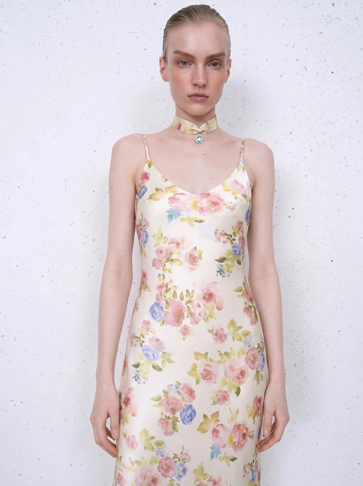 Cecil midi dress in milky satin with a floral print