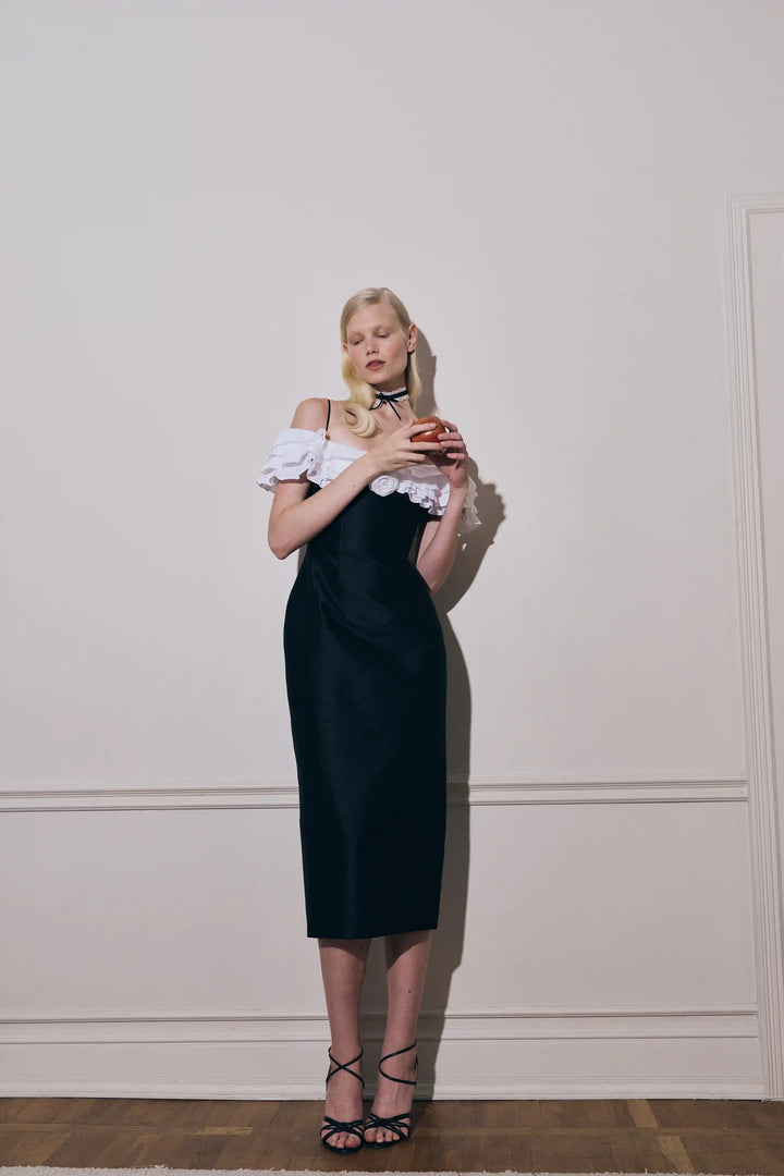 May midi, midi dress made of black taffeta with a rose