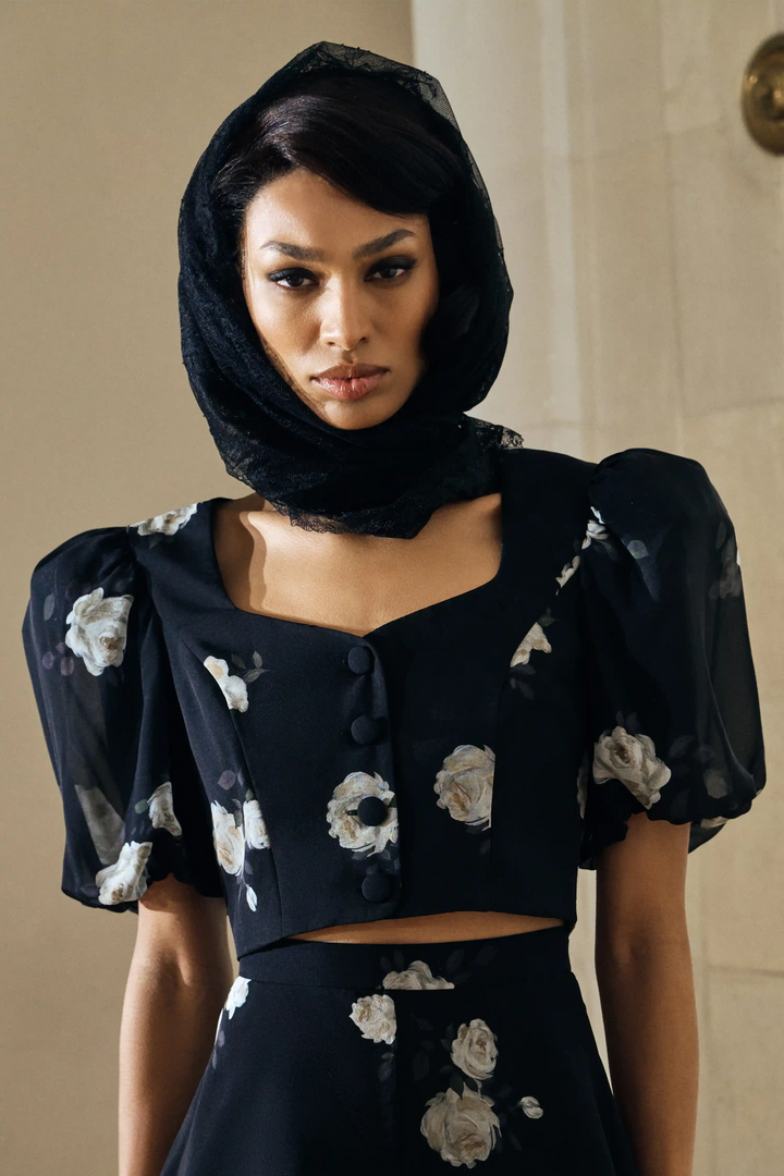 Leticia, headscarf made of black lace
