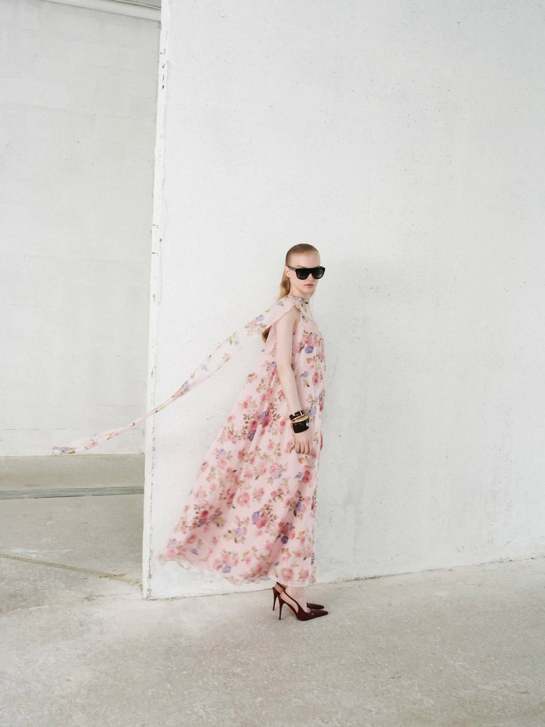 Karine maxi, strappy maxi dress in light pink chiffon with a floral print