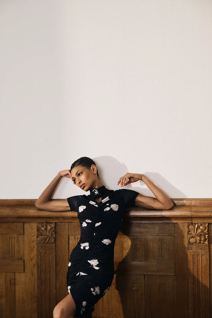 Amanda midi, midi dress with short sleeves made of black biflex with floral print and a rose