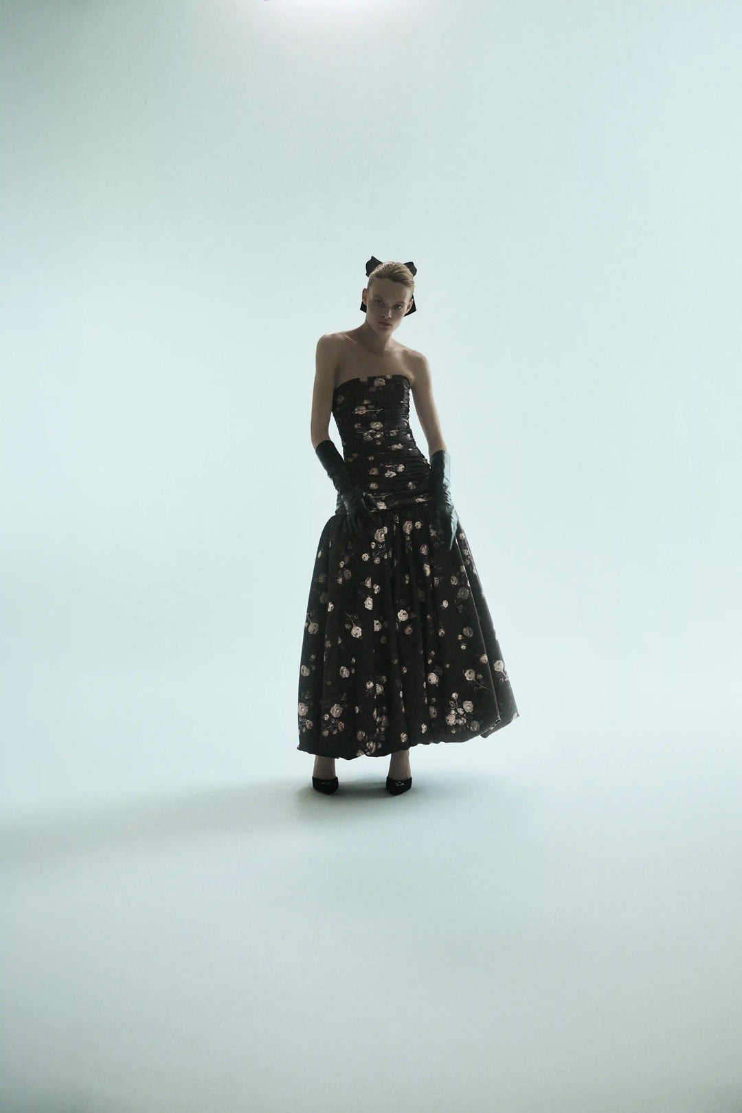 Taylor midi, midi dress made of chocolate satin with floral print