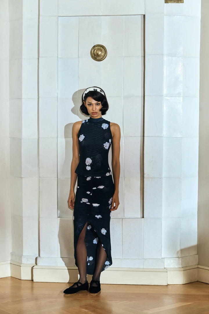 Amalia, midi skirt made of black mesh with floral print