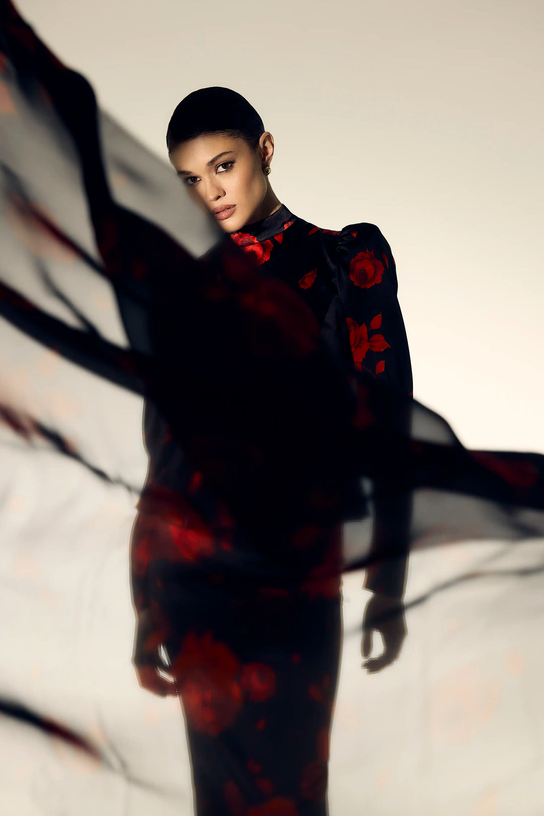 Letici, black chiffon scarf with a floral print