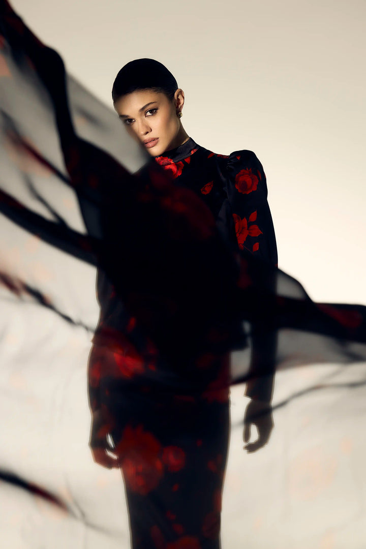 Letici, black chiffon scarf with a floral print