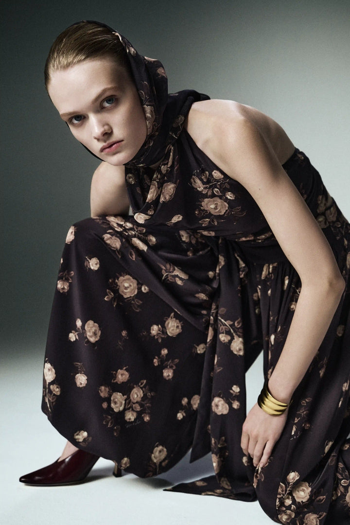 Evie, trousers with ruffles made of chocolate crepe de chine with floral print