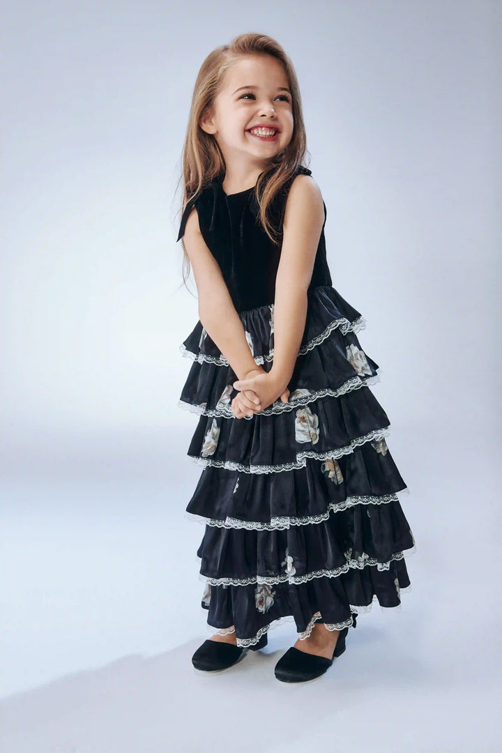 Ava no sleeves, children’s dress made of velvet and black satin with a floral print