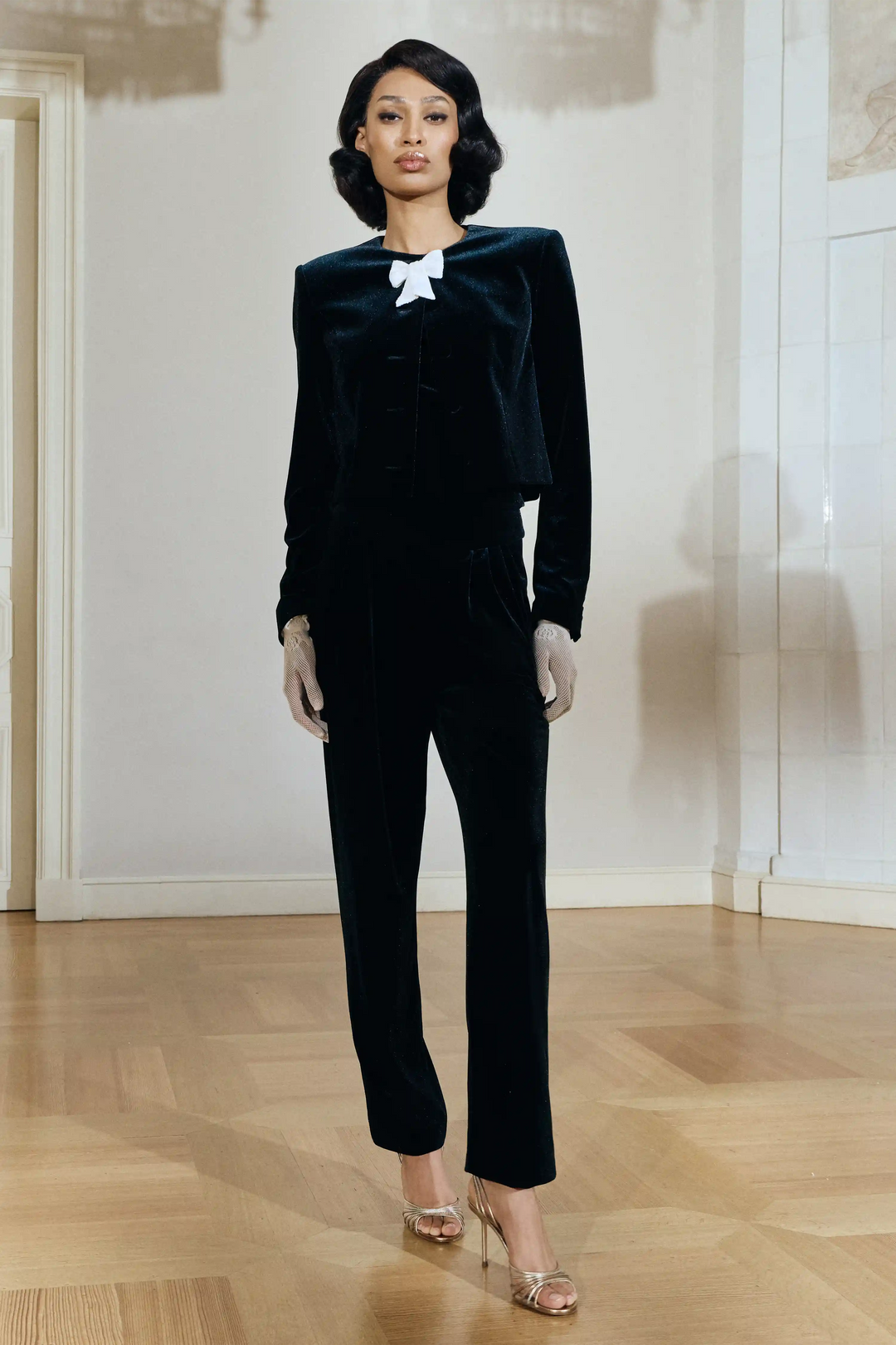 Naomi, pants made of black velvet