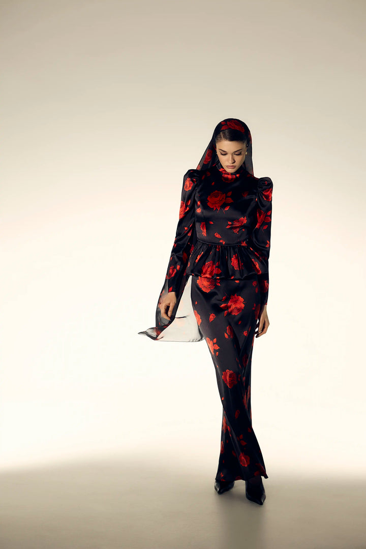 Kerelin maxi, black satin maxi skirt with a floral print