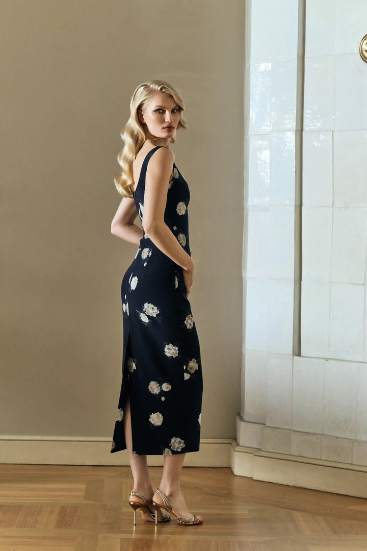 Adrianne, midi skirt made of black crepe de chine with floral print