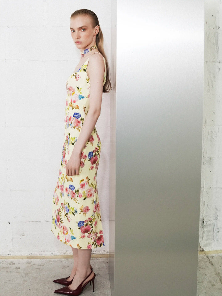 Lee midi, midi dress in pale yellow crepe de chine with a floral print