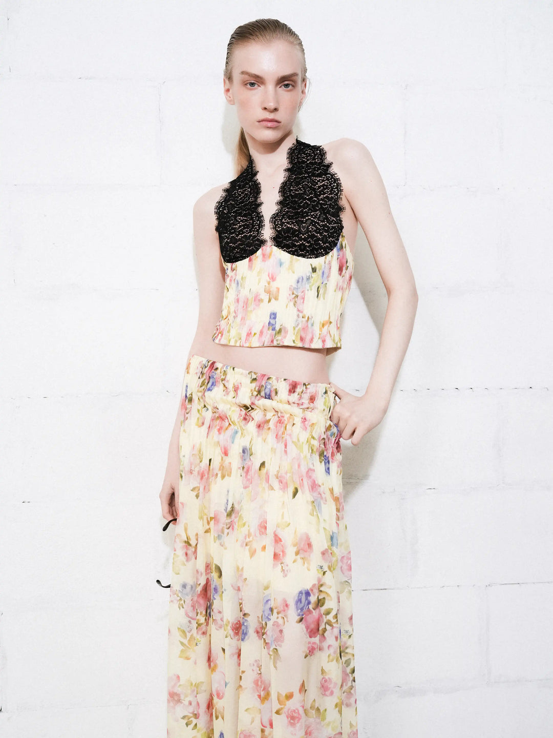Iya maxi, maxi skirt in pale yellow chiffon with a floral print