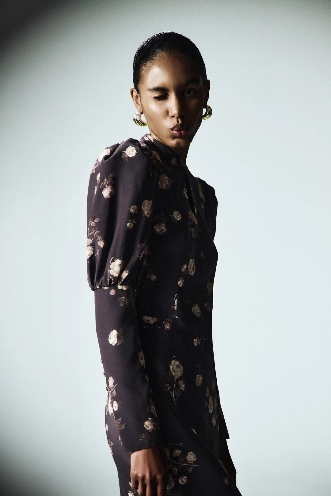 Giannetta midi, midi dress made of chocolate crepe de chine with floral print