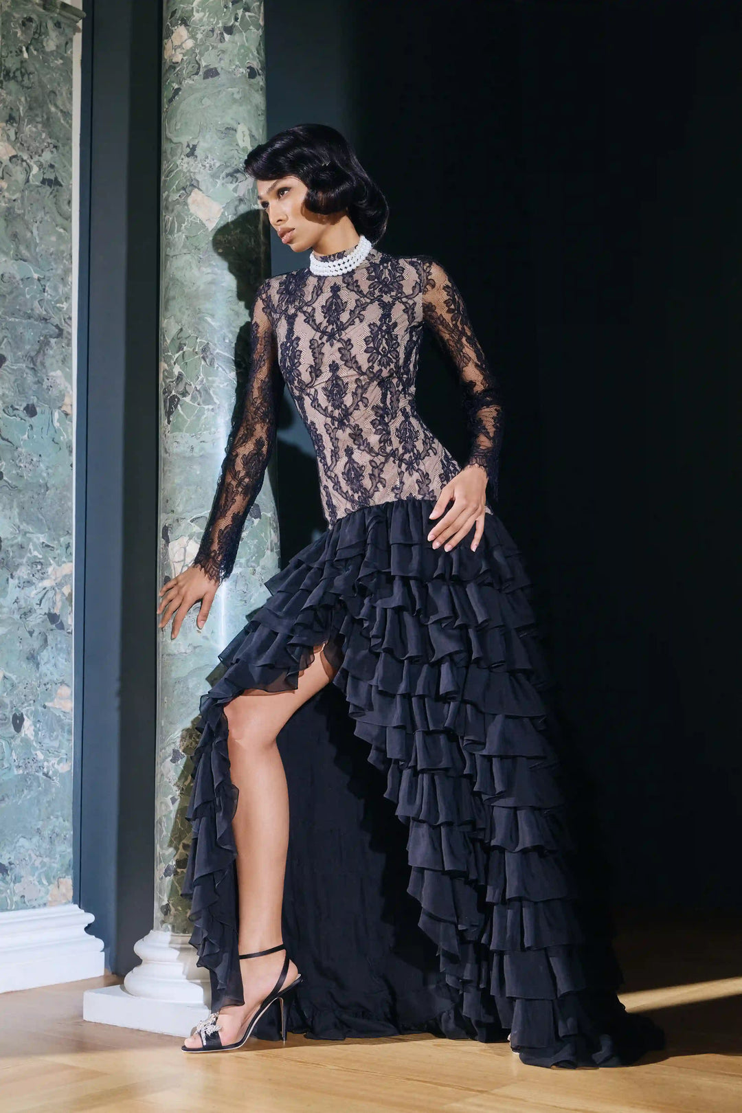 Stella maxi, maxi dress made of black lace with a skirt of black chiffon