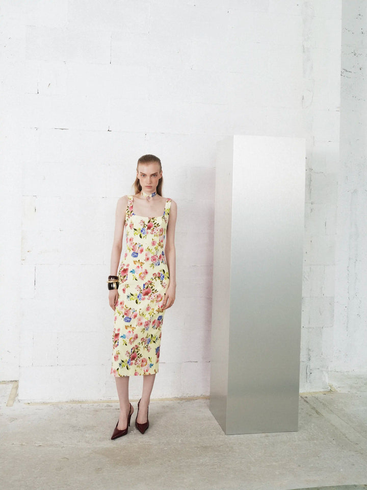 Lee midi, midi dress in pale yellow crepe de chine with a floral print