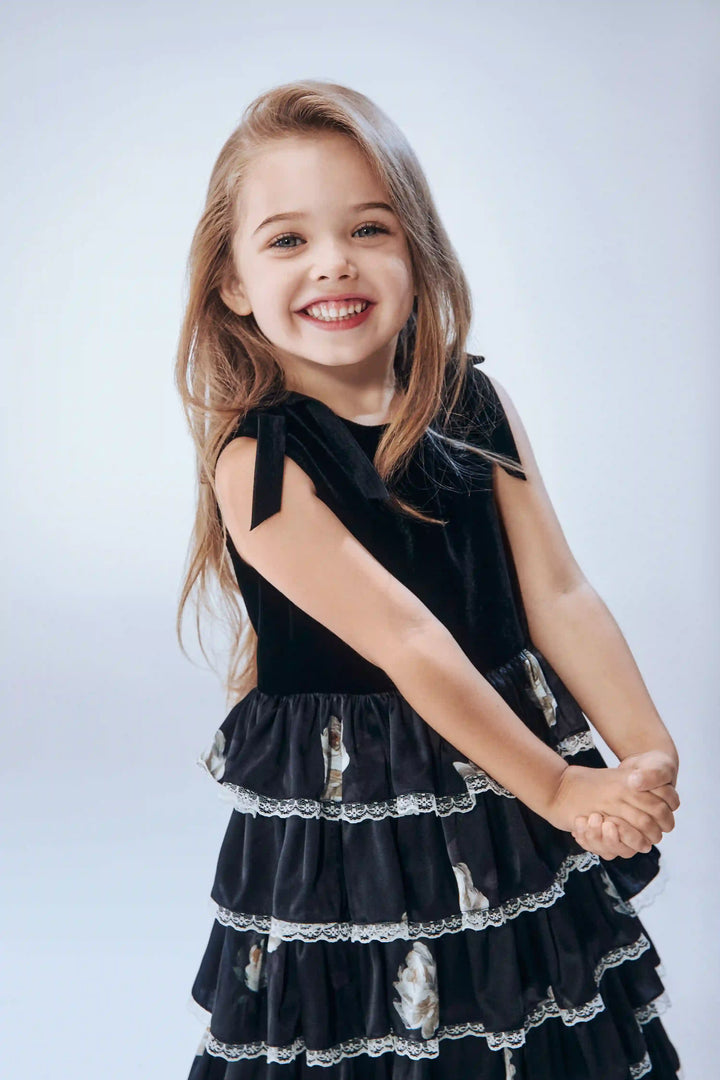 Ava no sleeves, children’s dress made of velvet and black satin with a floral print