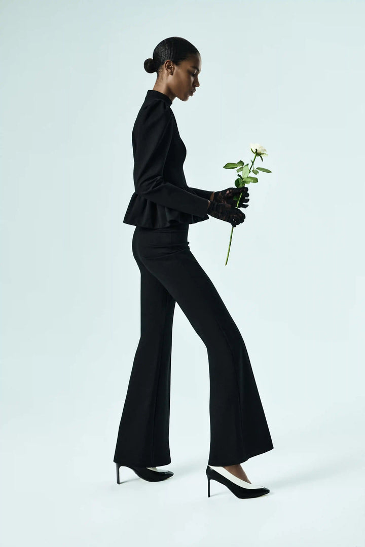 Juliana, pants made of black jersey