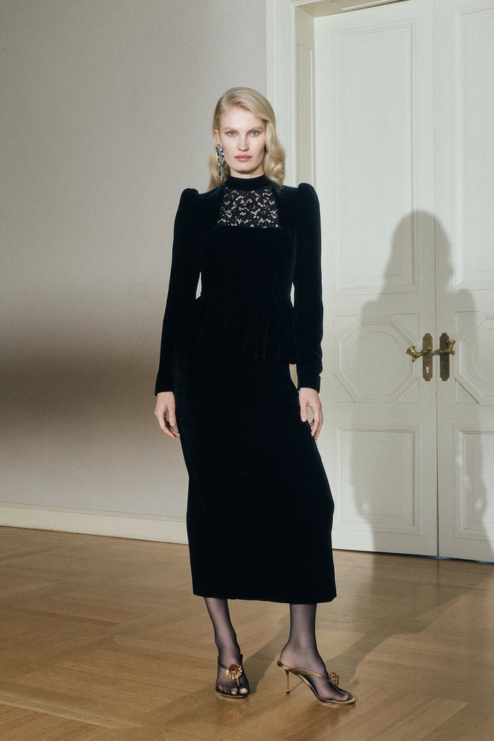 Adrianne, velvet pencil skirt