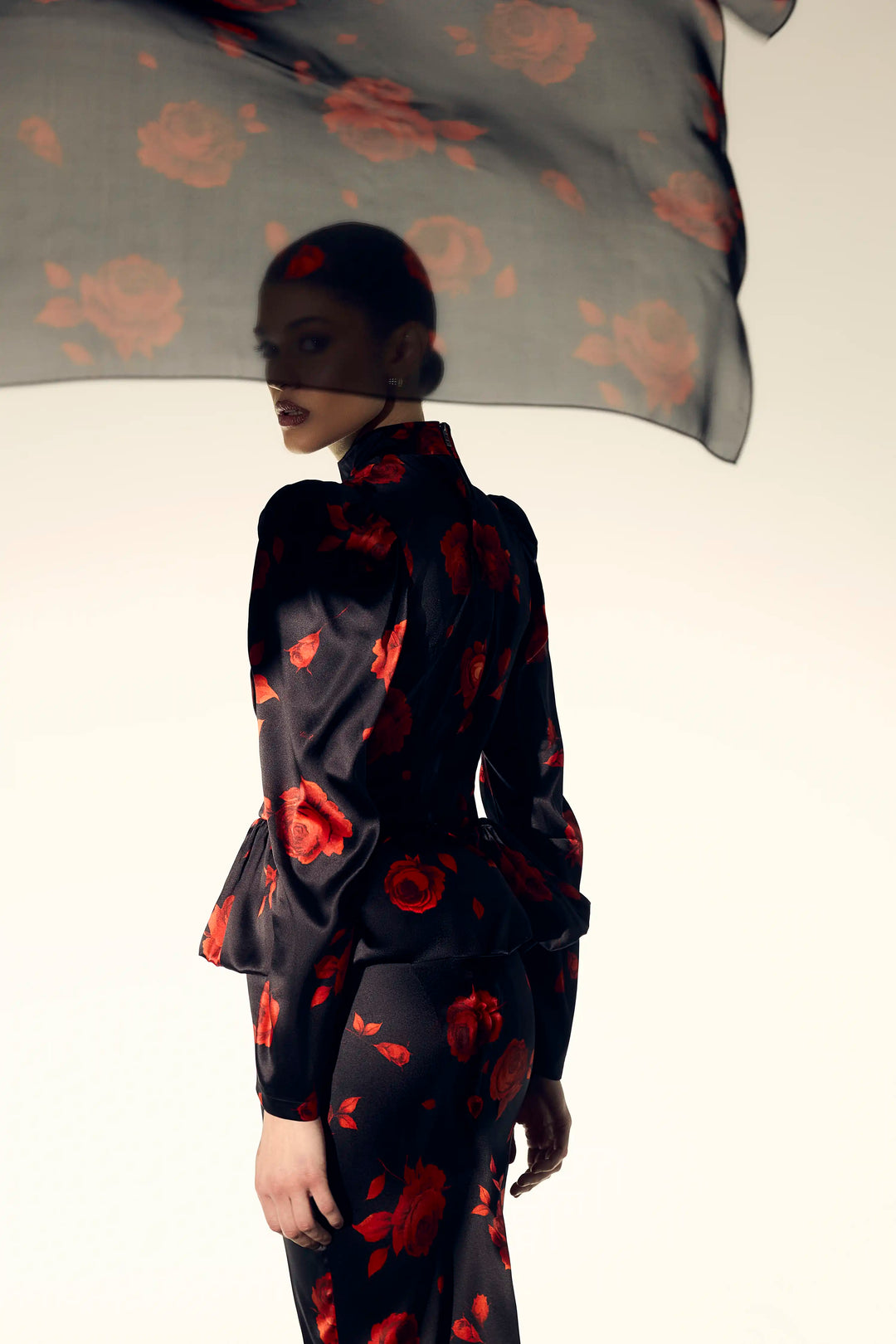 Letici, black chiffon scarf with a floral print