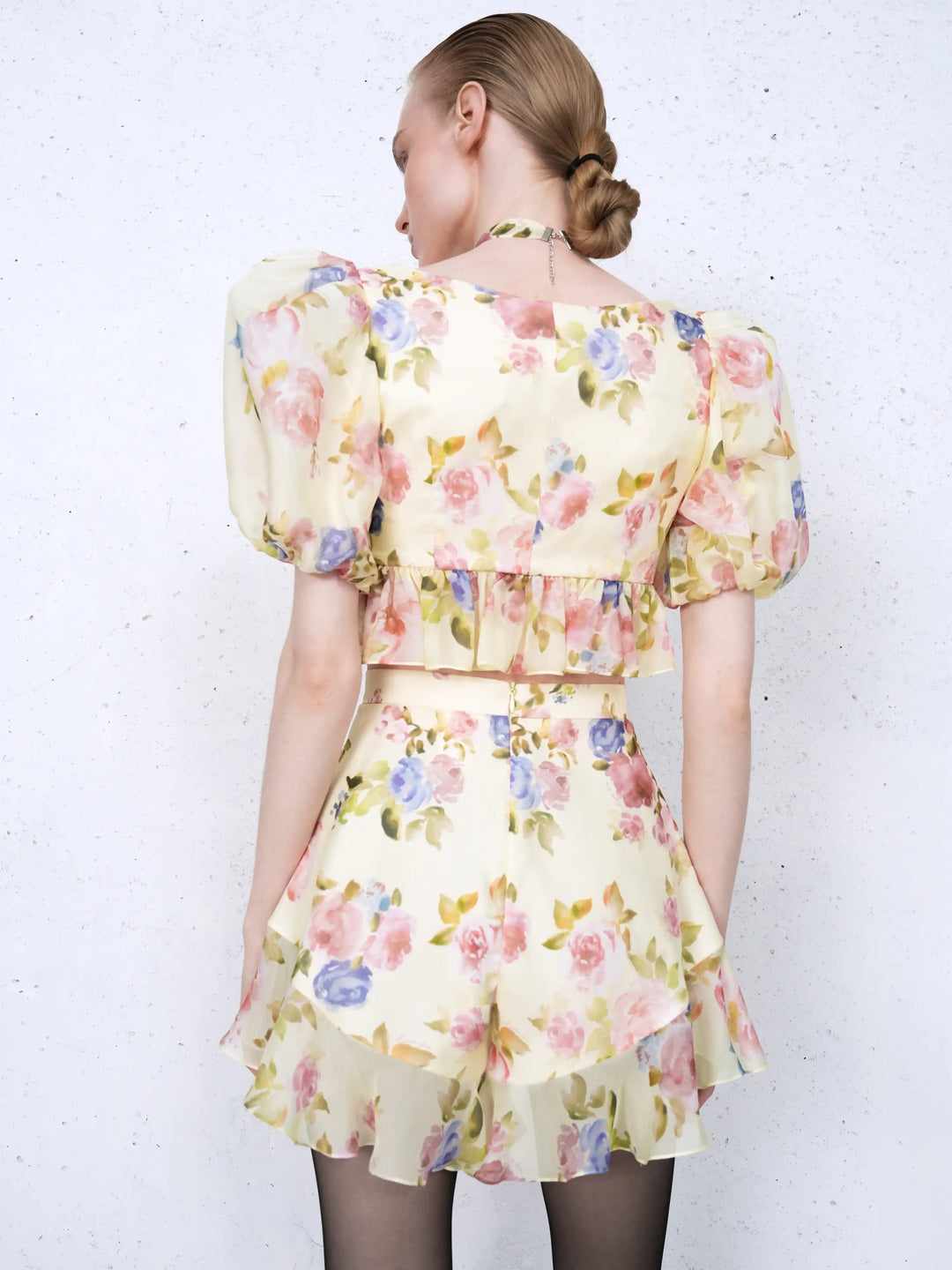 Melisa top, crop top in pale yellow chiffon with a floral print