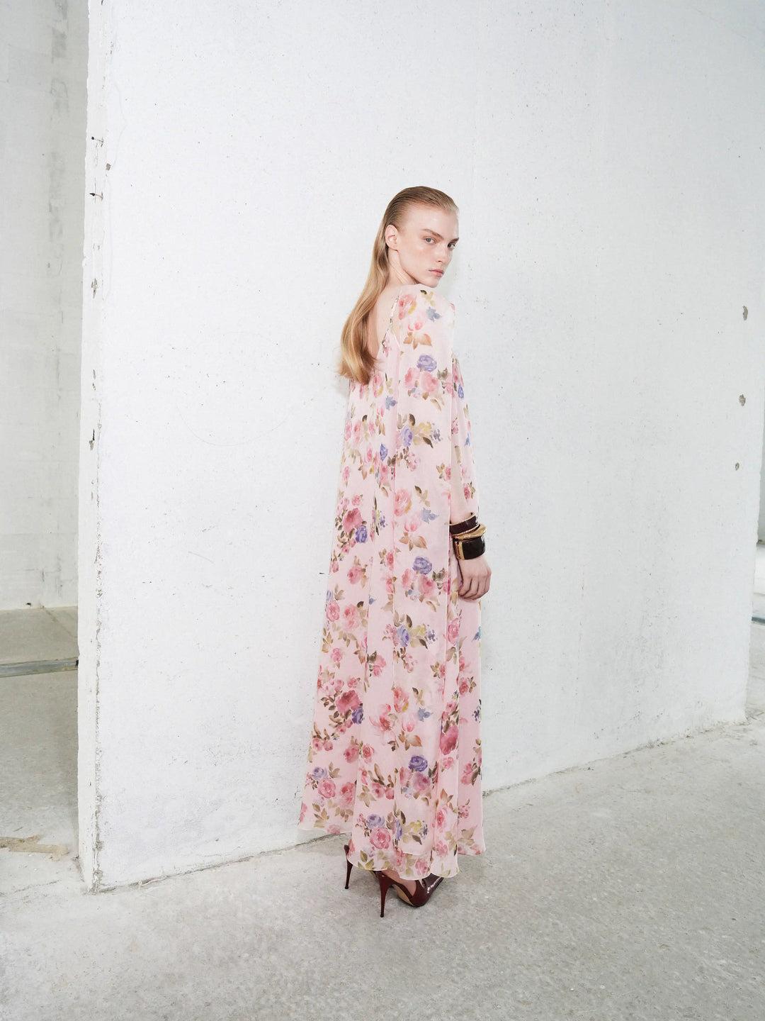 Karine maxi, strappy maxi dress in light pink chiffon with a floral print